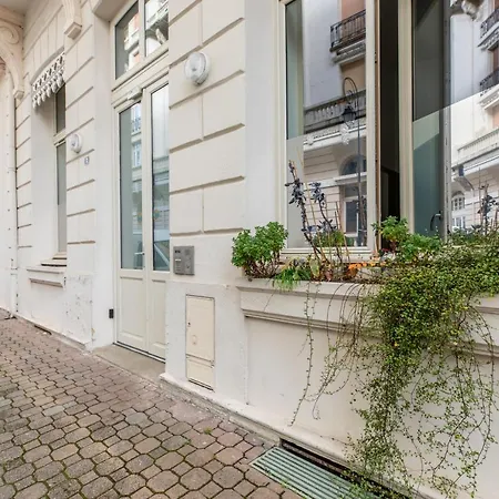 شقة Spacieux Chic - Confort - Proche Parcs & Thermes